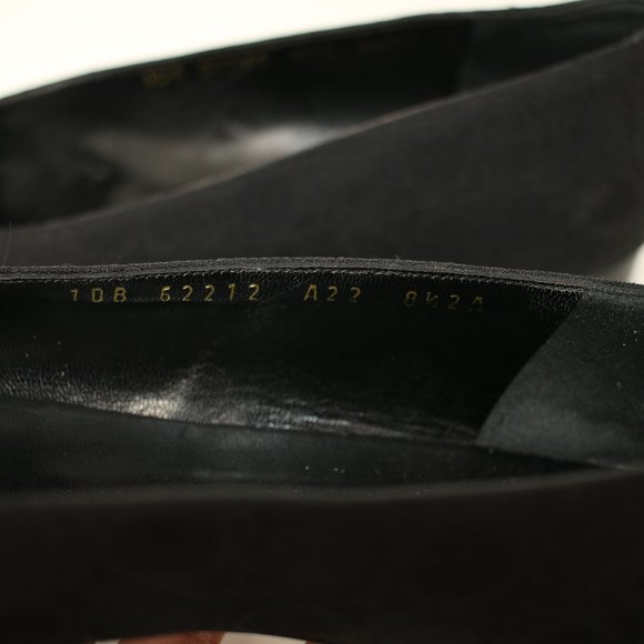 Salvatore Ferragamo Black Belt Buckle Logo Fabric Pumps Sz 8.5 - Picture 7 of 8